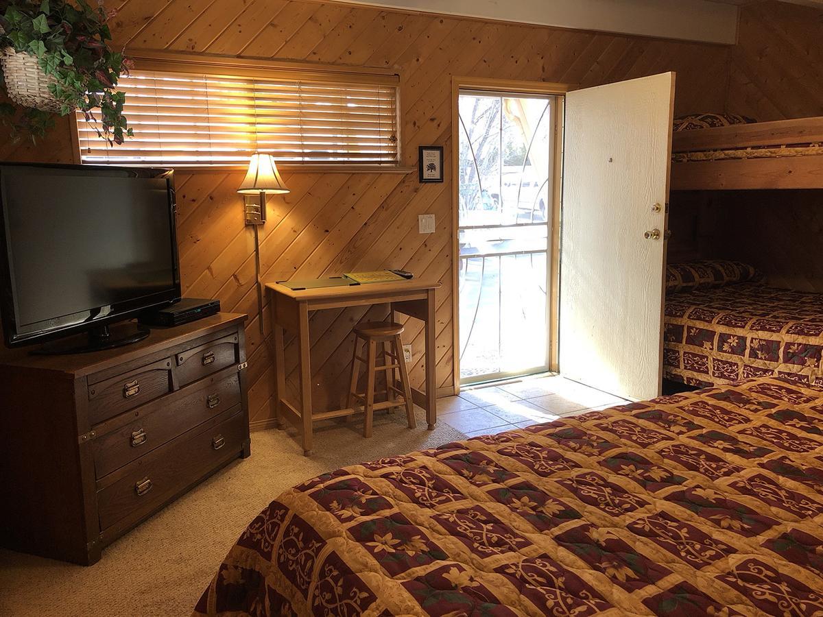 Giant Oaks Lodge Running Springs Exterior foto